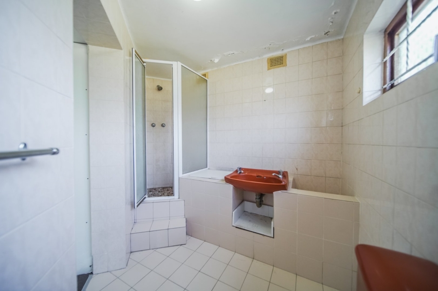 Commercial Property for Sale in Cove Ridge East Eastern Cape